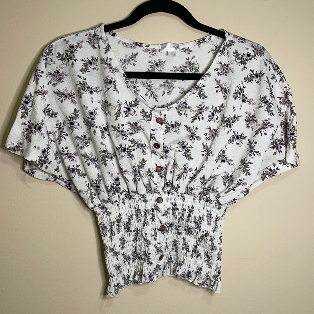 Cute floral top!!